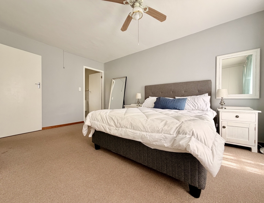 3 Bedroom Property for Sale in Sandbaai Western Cape